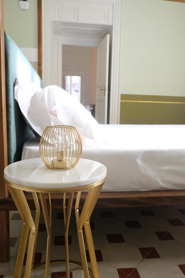Toscano Palace Luxury Rooms Catania Bagian luar foto