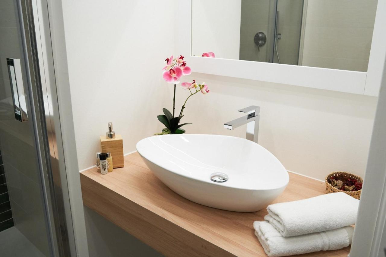 Toscano Palace Luxury Rooms Catania Bagian luar foto