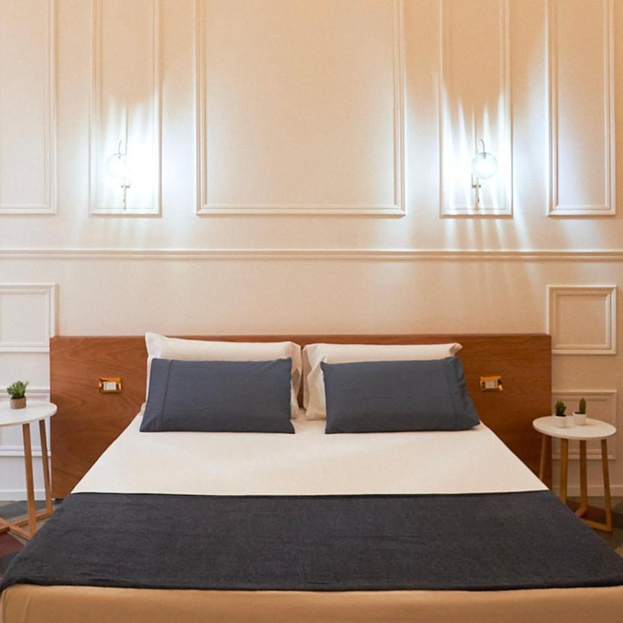 Toscano Palace Luxury Rooms Catania Bagian luar foto