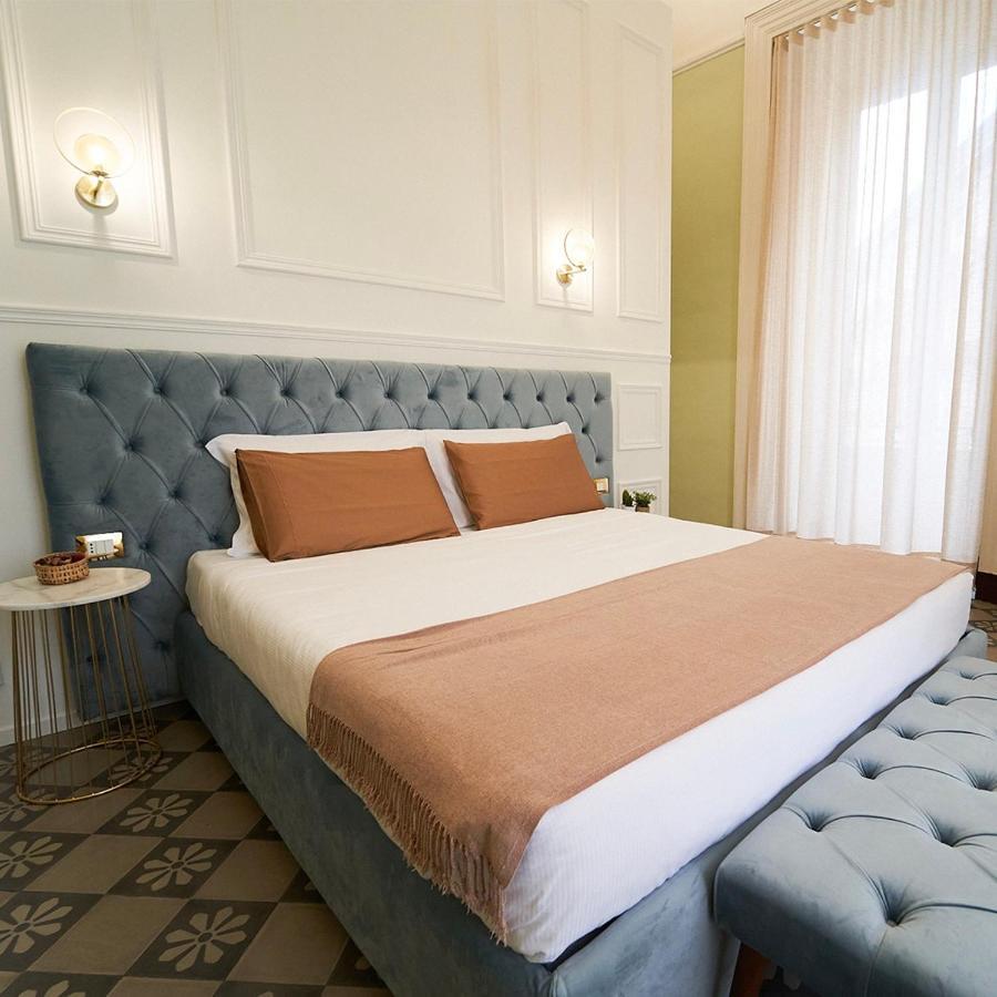 Toscano Palace Luxury Rooms Catania Bagian luar foto