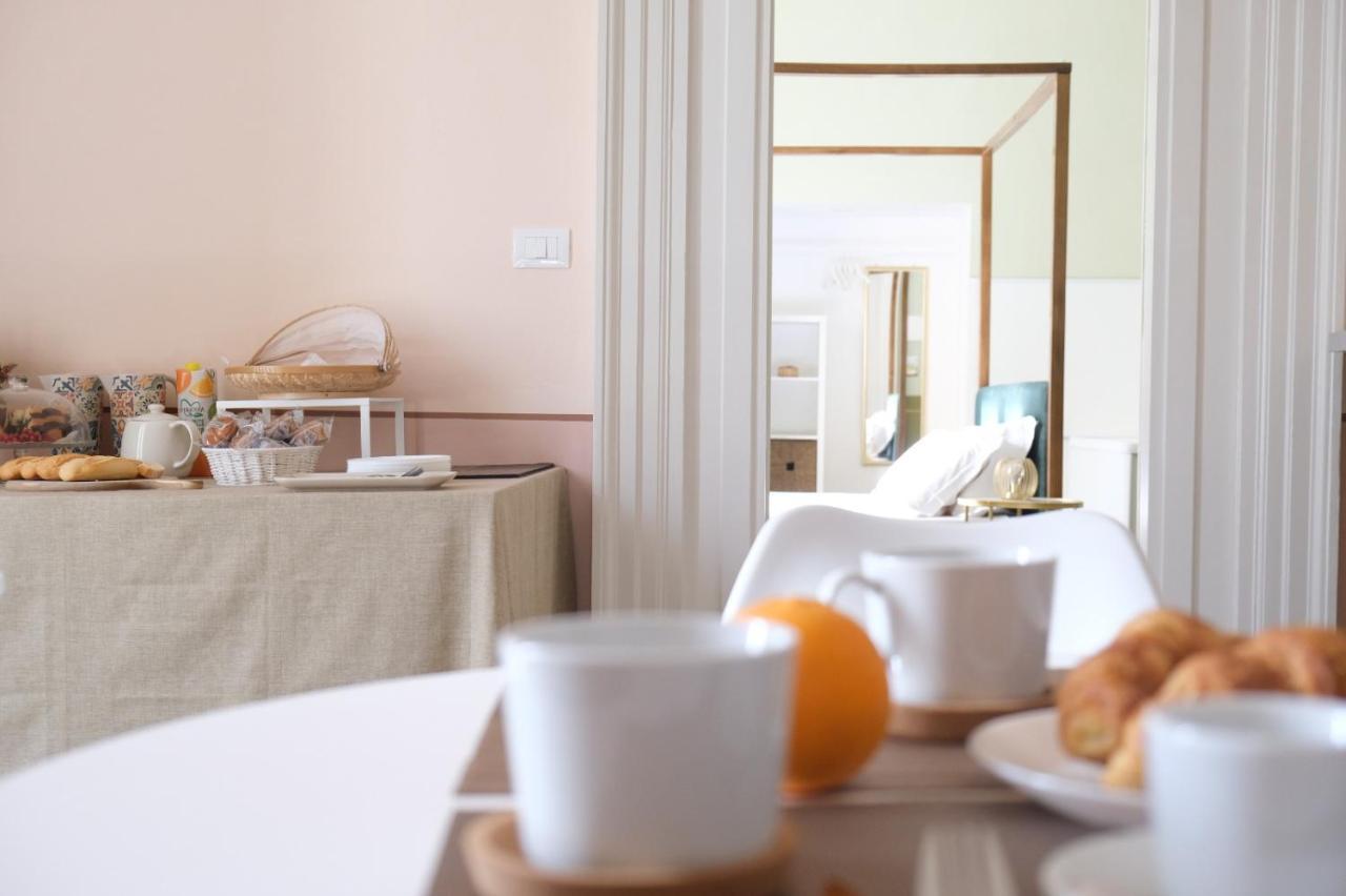 Toscano Palace Luxury Rooms Catania Bagian luar foto