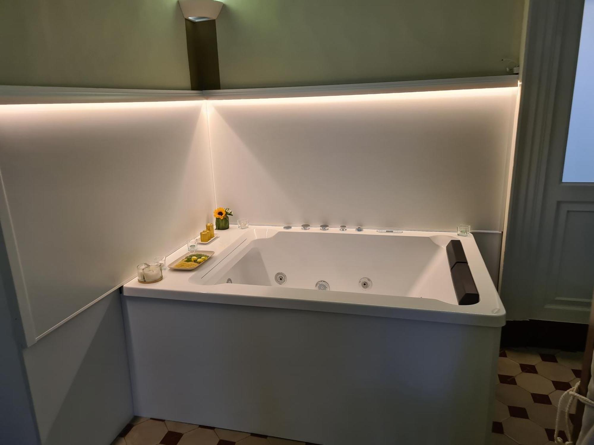 Toscano Palace Luxury Rooms Catania Bagian luar foto