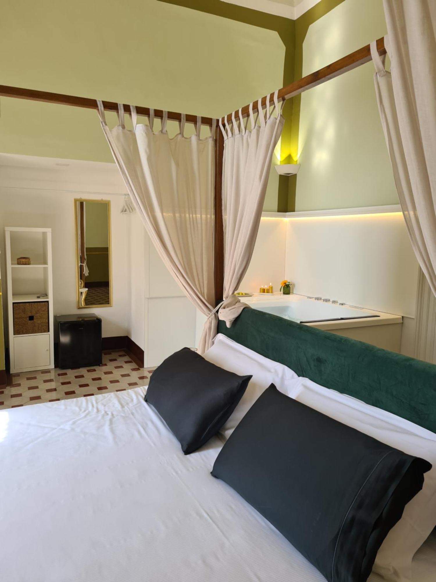 Toscano Palace Luxury Rooms Catania Bagian luar foto