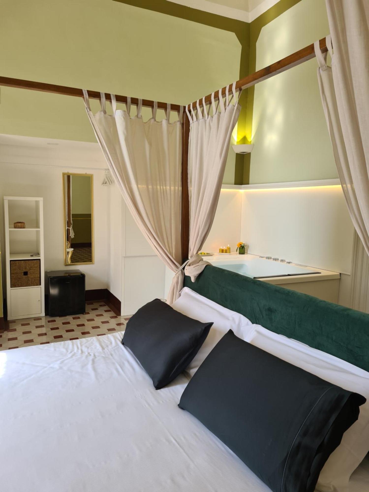 Toscano Palace Luxury Rooms Catania Bagian luar foto