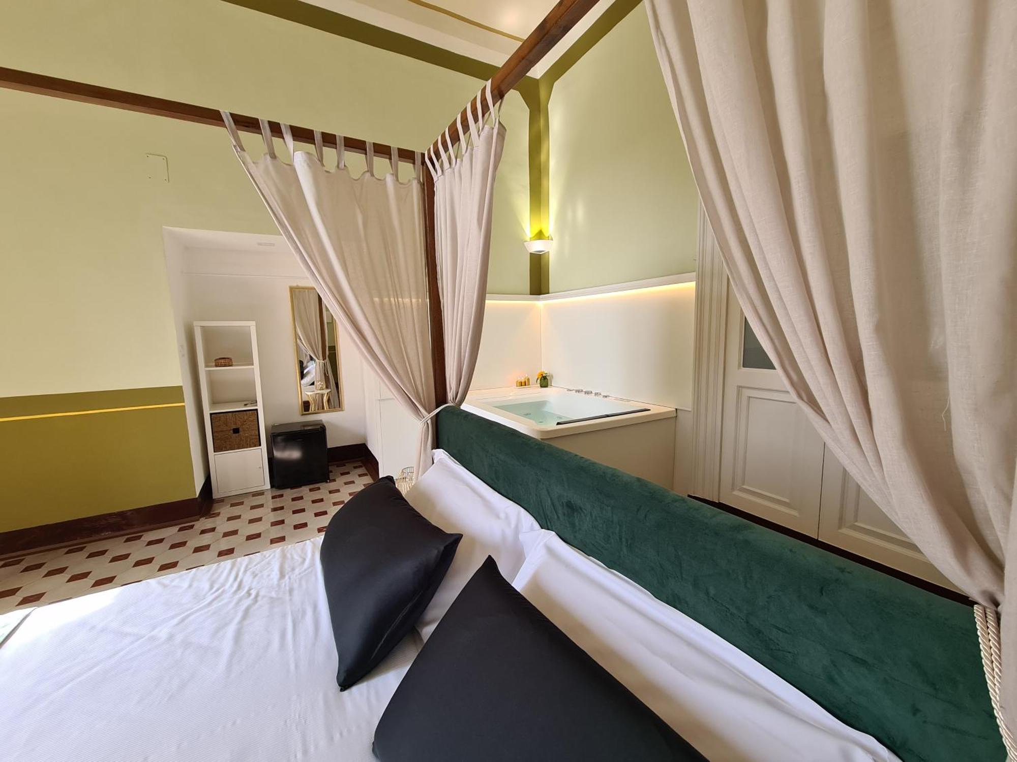 Toscano Palace Luxury Rooms Catania Bagian luar foto