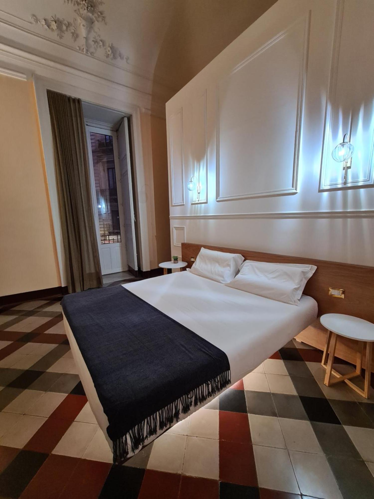 Toscano Palace Luxury Rooms Catania Bagian luar foto